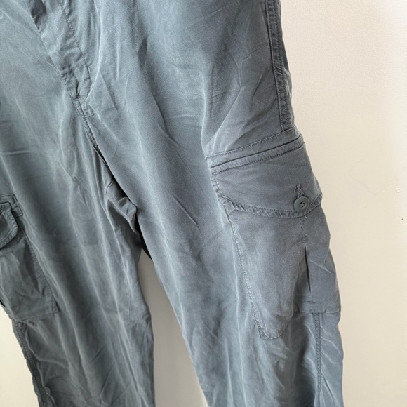 American Eagle Stretch Dreamy Drape Cargo Pants Dark Gray Baggy Size 18 NWT - Picture 7 of 8